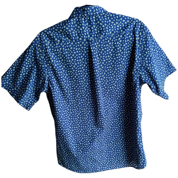 IZOD Men’s Button Down Shirt - NWOT - Picture 3 of 6